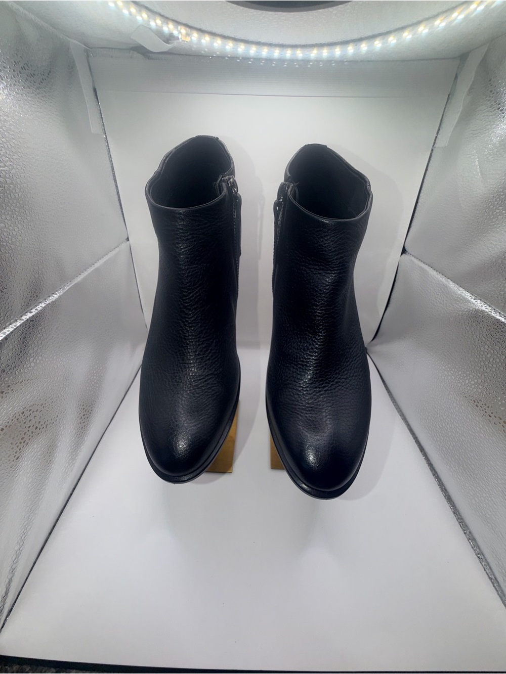 Ecco Black Leather Ankle Booties with Side Zip